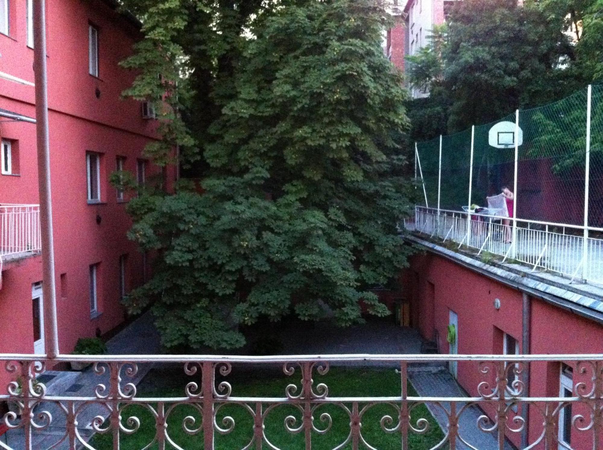 Season Hostel Budapest Ngoại thất bức ảnh